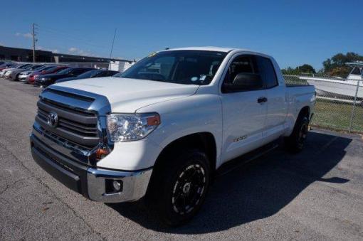 Selling my  fully option 2015 Toyota Tundra SR5 4 weeks old  € 11,000 Euros, Car location